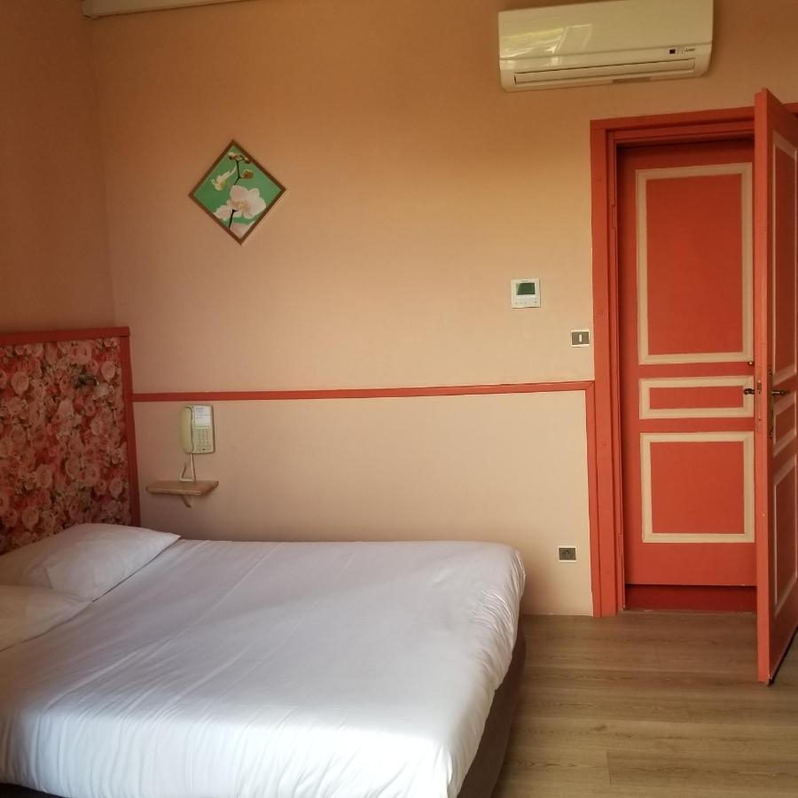 Logis Hotel Du Terreau 马诺斯克 外观 照片